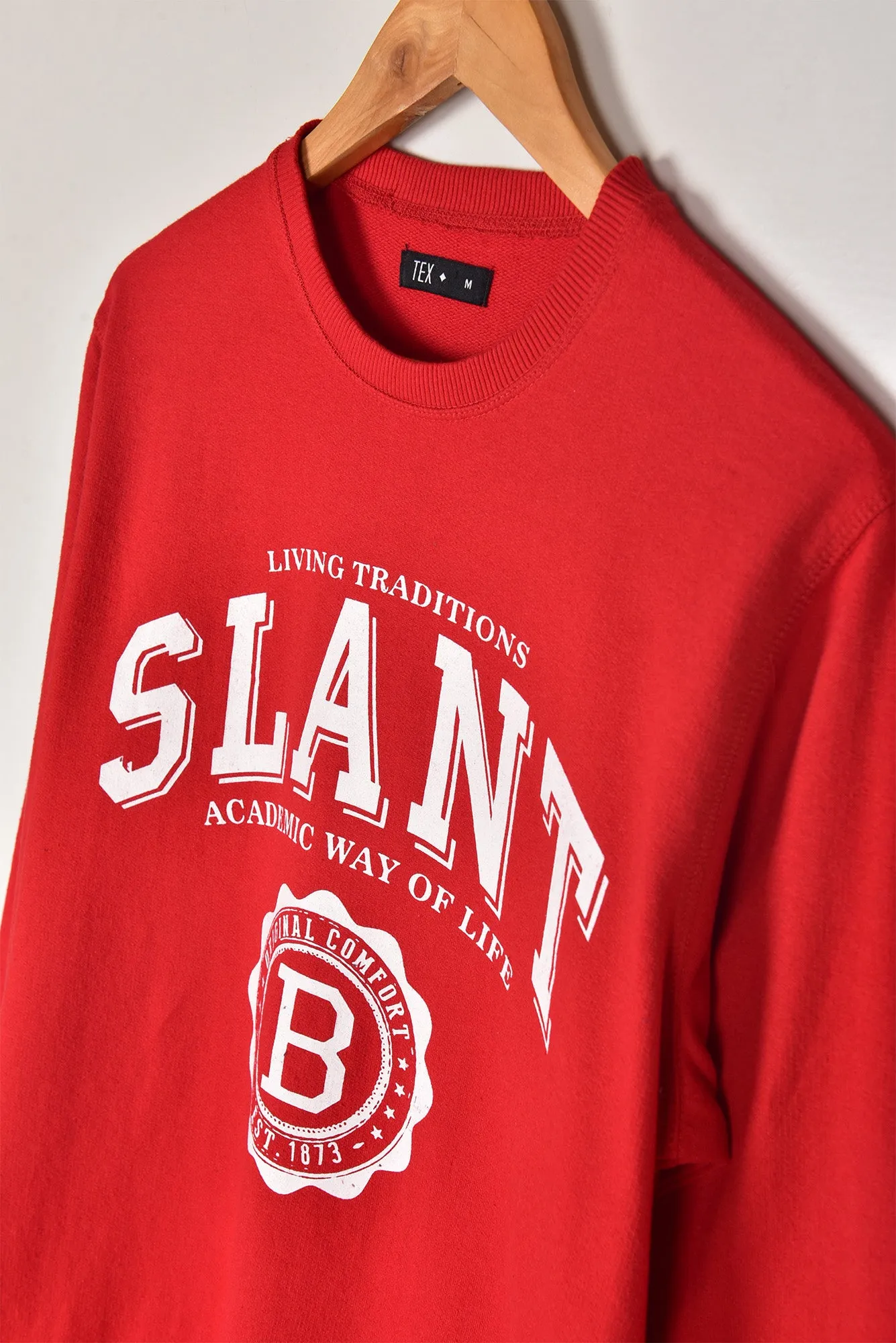 CONTRASTING SLOGAN SWEATSHIRT