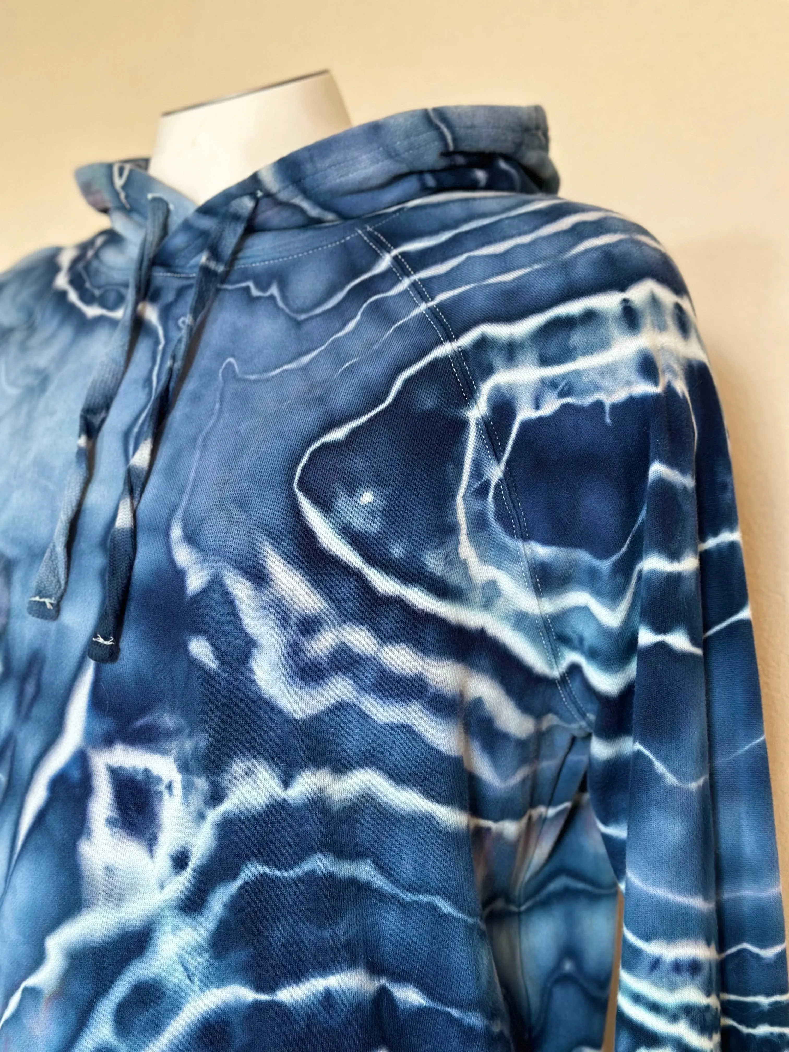 Men’s Large Geode 100% Cotton Hoodie in ‘Smokey Blue’
